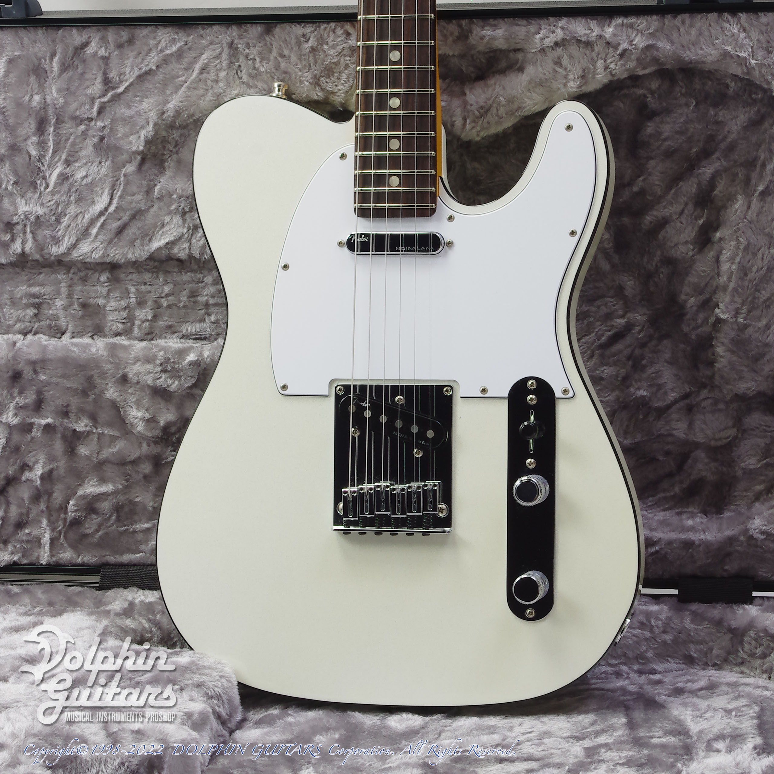 FENDER USA American Ultra Telecaster (Arctic Pearl)|ドルフィンギターズ