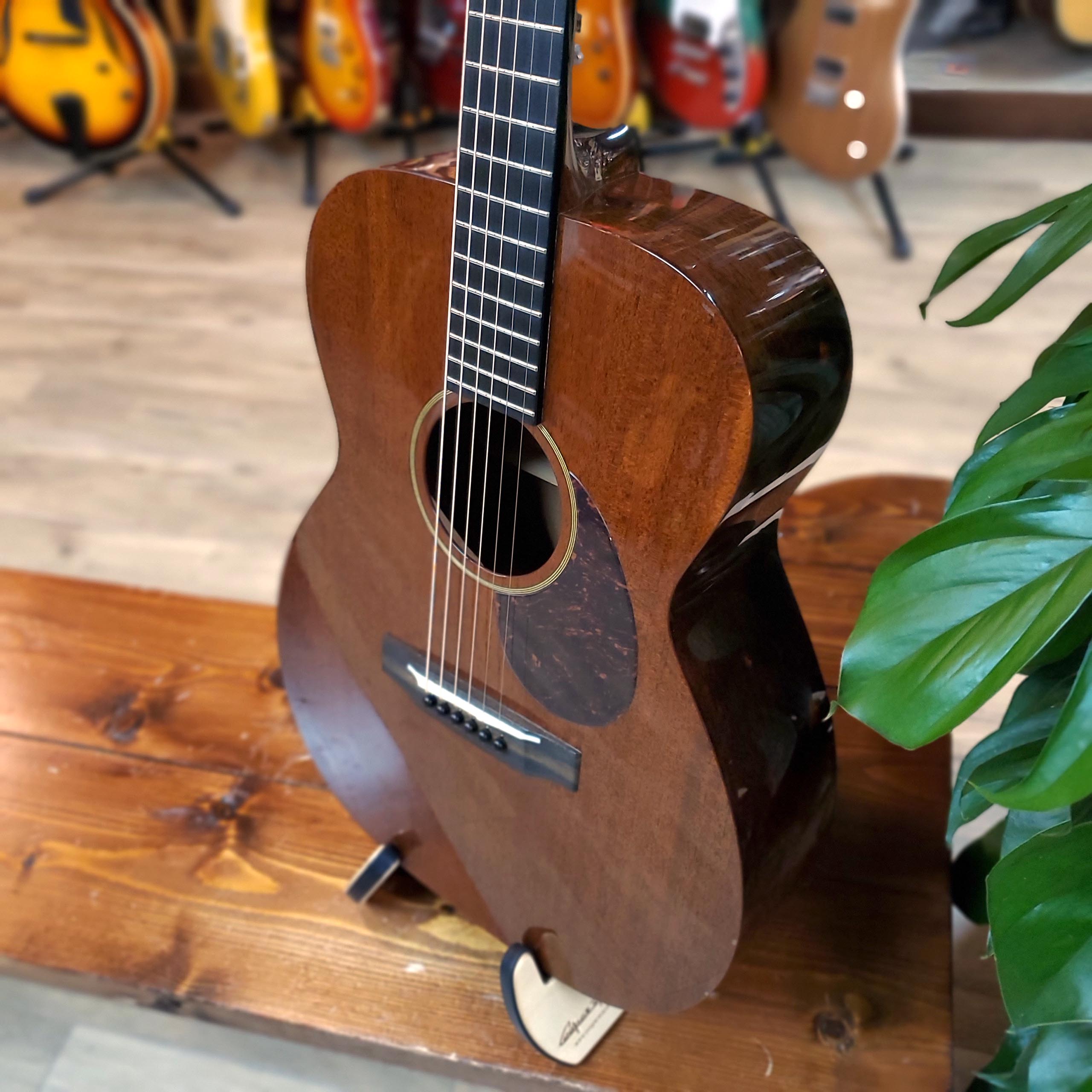 【大阪店】JOHN S KINNARD（ジョン・キナーデ） 00-14F Studio (All Mahogany) レアな入荷！ - ドルフィン ギターズ